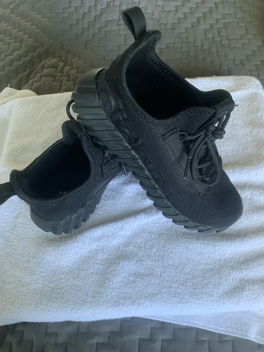 adidas Kids All-Black Lightweight Knit Sneakers NWOT
